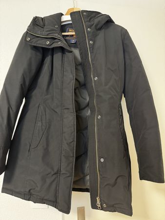 Daunenjacke (mit kleineren Defekten)