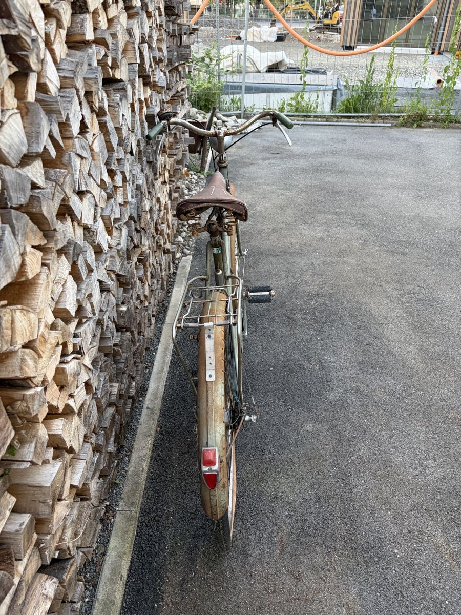 Biciclette: Antikes Damenfahrrad  – Usato da Matten b. Interl venduto da valserma 3