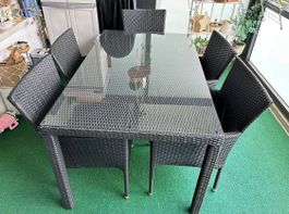 Gartentisch mit 5 Stühlen Polyrattan Glasplatte guter Zustan