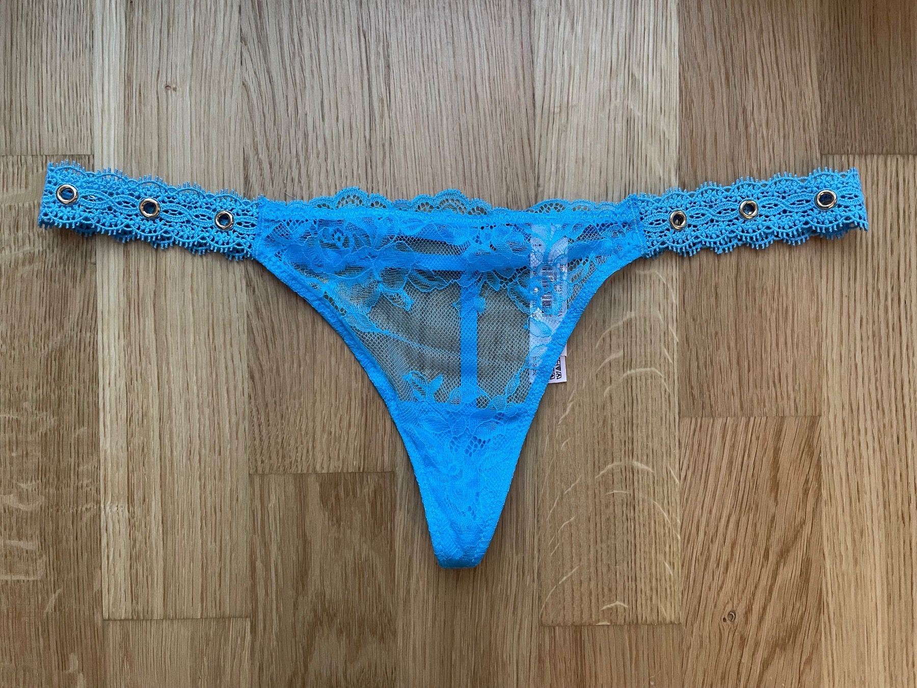 Victoria's Secret Sonstige Unterwäsche: Victoria’s Secret Lace V-String Thong S NEW – Neu und originalverpackt aus Dübendorf von Mangia14 1