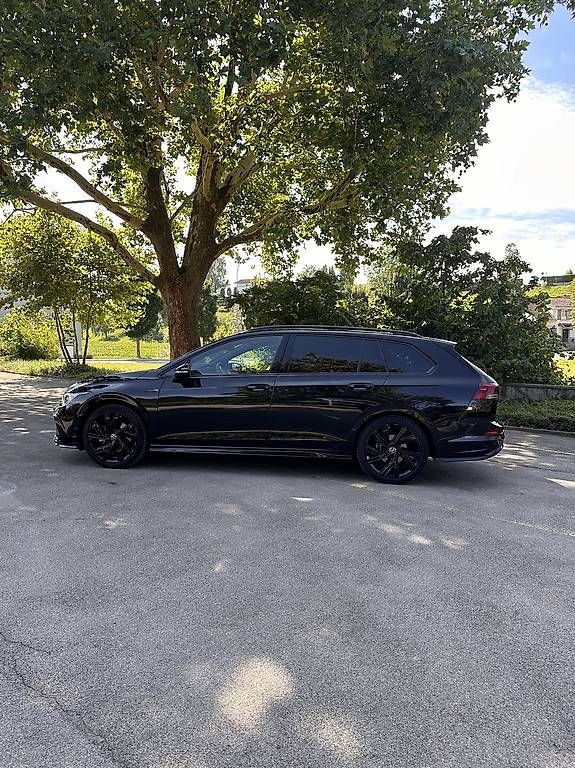 VW Autos: VW Golf R Line Variant – Gebraucht aus St. Gallen von Janeli. 1