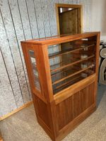 Vitrine en bois massif