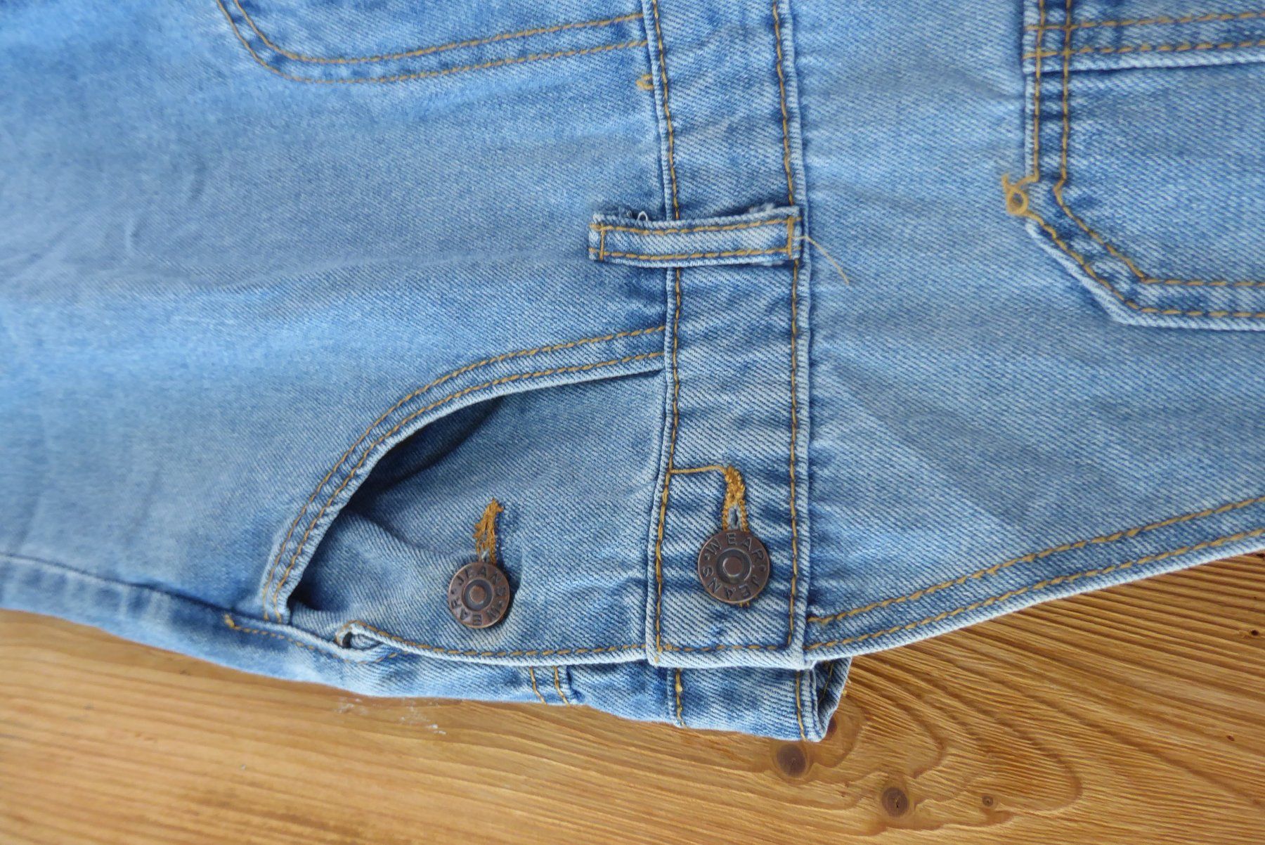 Jeans: Jeans Latzhose Gr  M Bund  39cm – Usato da Sargans venduto da Benziner 2