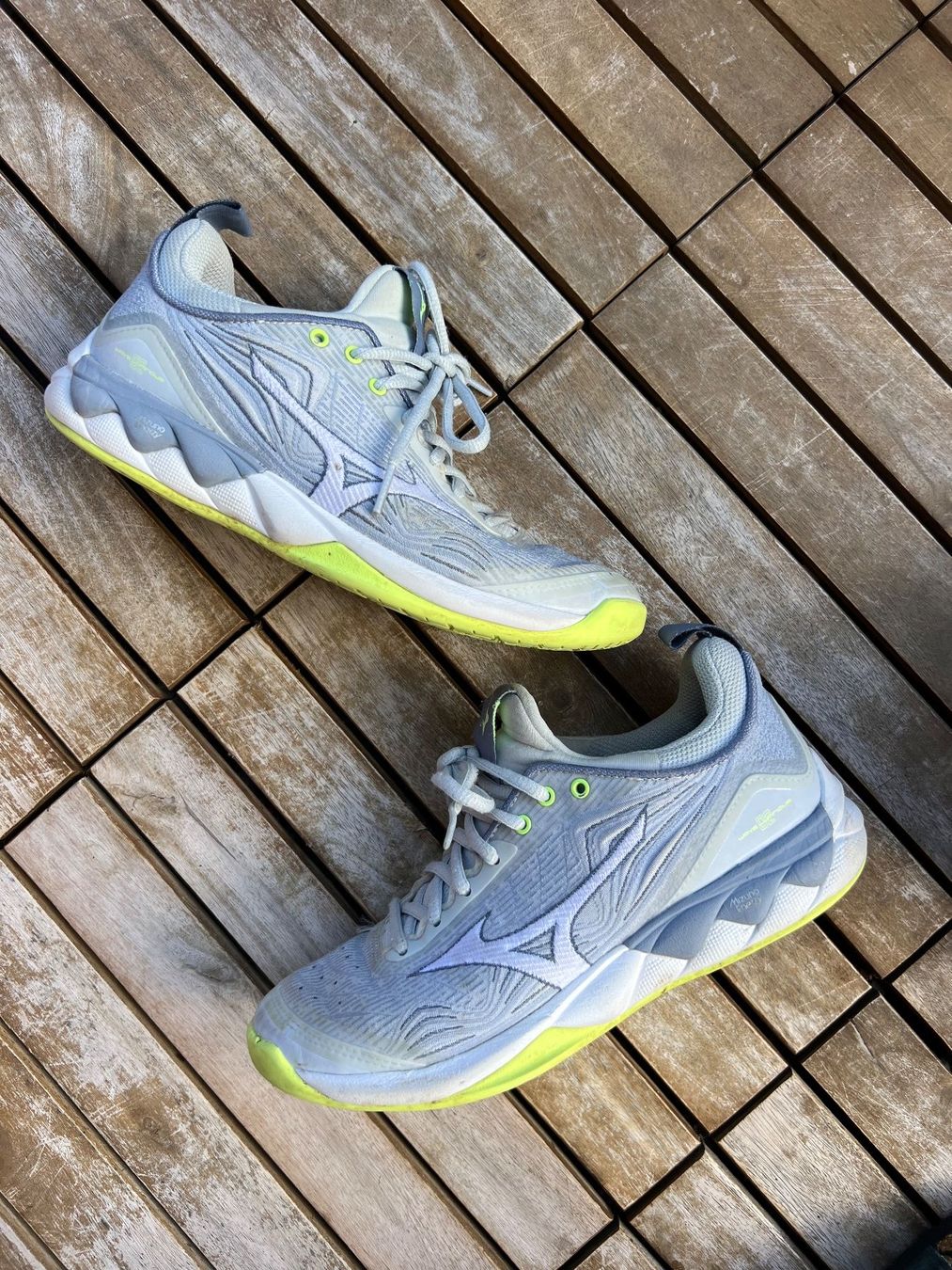 Mizuno Damenschuhe: Hallenschuhe Mizuno Wave Volleyball Gr. 36.5 – Gebraucht aus Rüschlikon von 21moje