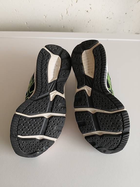 Asics Scarpe per ragazzi: Asics Sneakers/ Turnschuhe Grösse 35 – Usato da Grossdietwil venduto da wichtel28 2