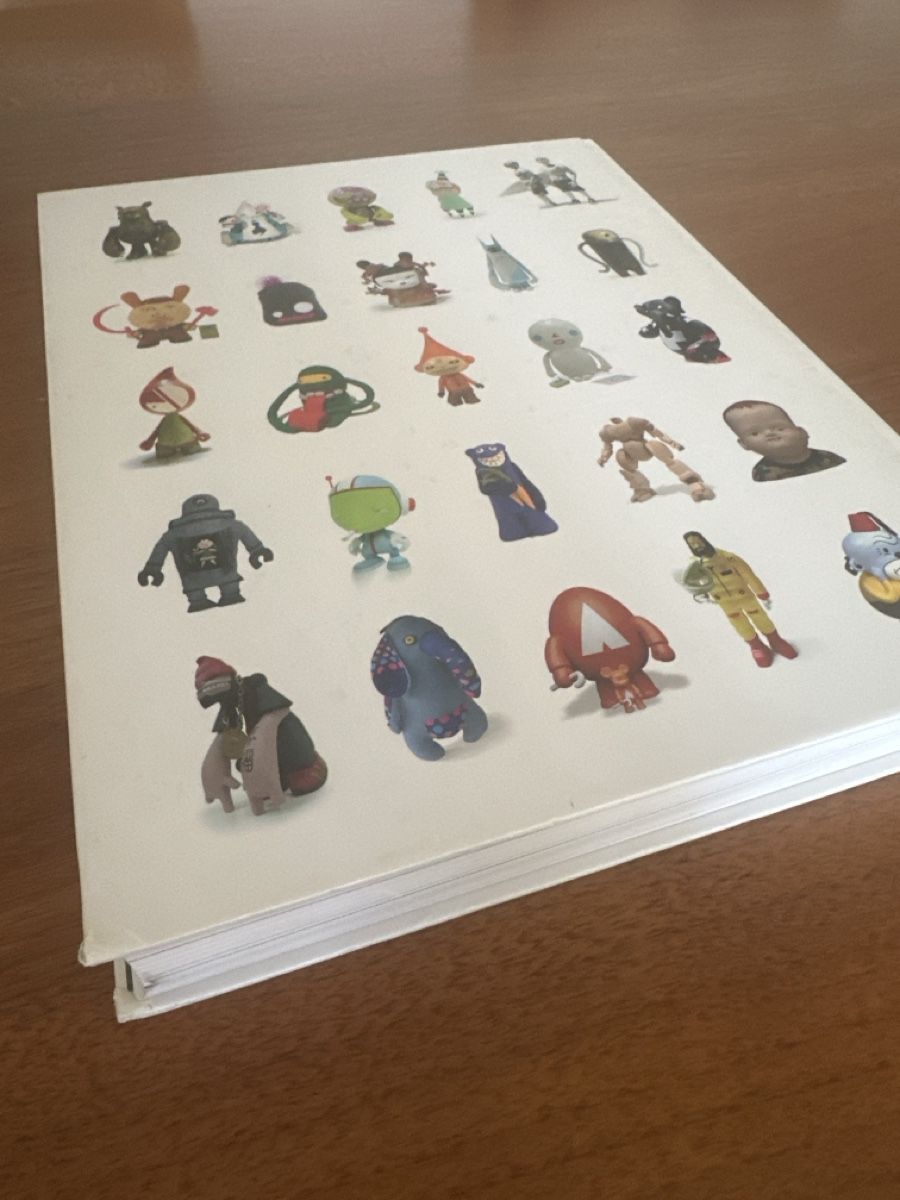 Libri: Buch: Dot Dot Dash Designer Toys Action Figures Character Ar – Usato da Bern venduto da Sunne2003 1