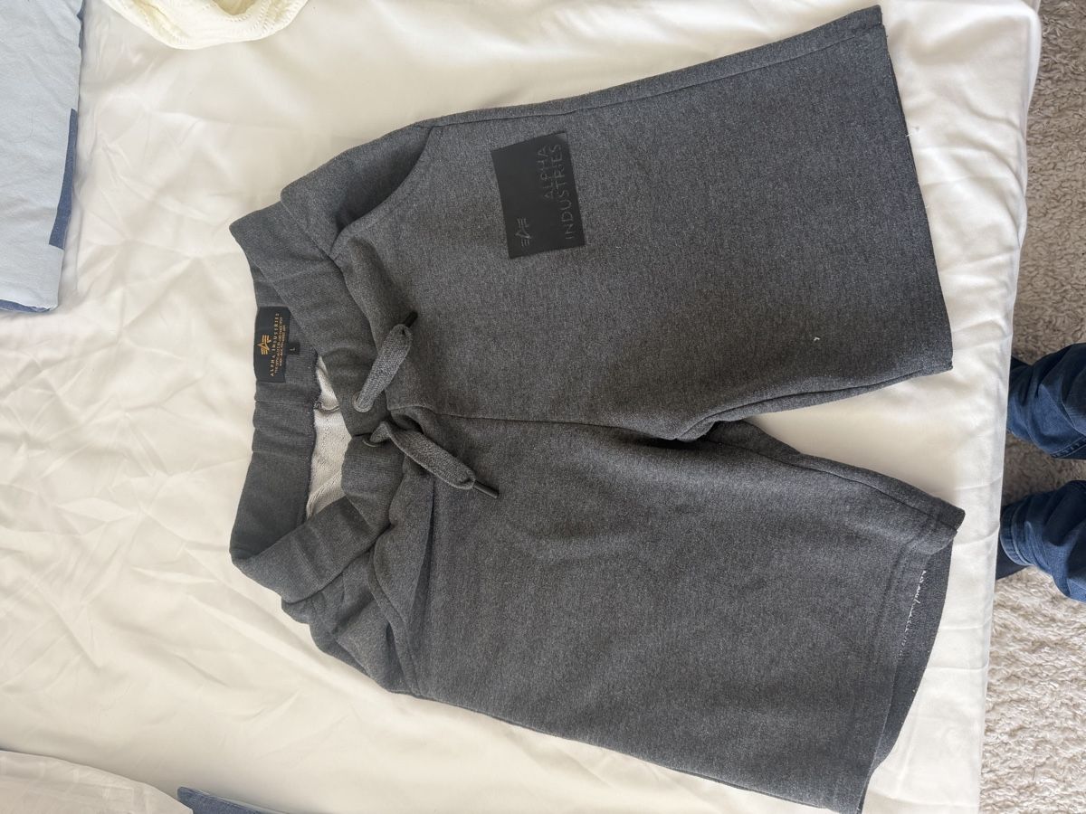 Alpha Industries Pantaloni: Alpha industries kurze Hose – Usato da Weinfelden venduto da Karvac 2