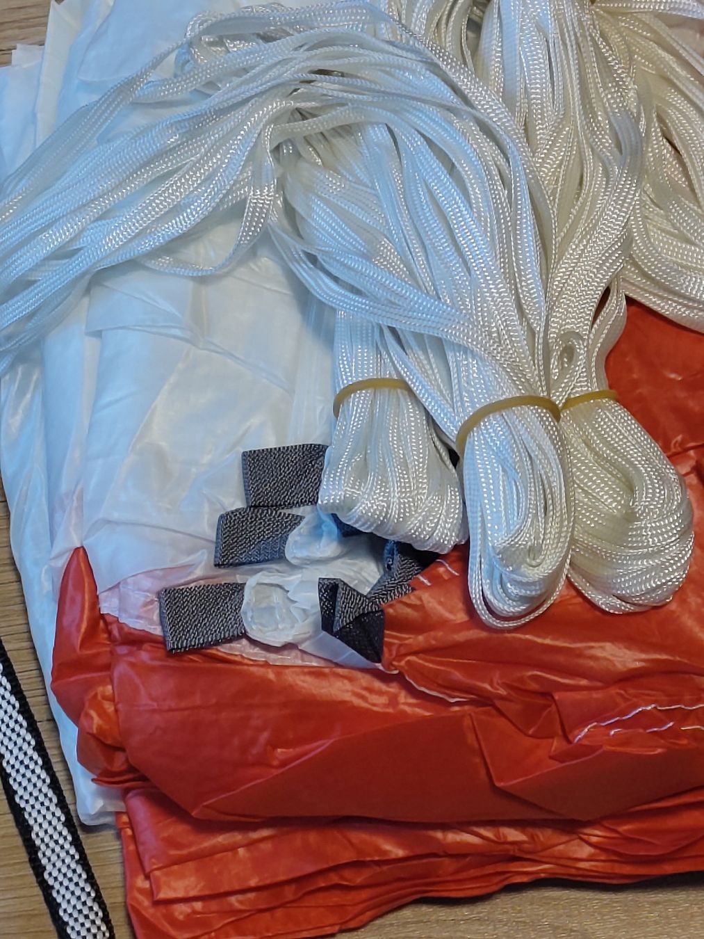 Vol libre: Parachute de secours MCC SOS Micro S – D'occasion à Haute-Nendaz par vin_fm7p 2