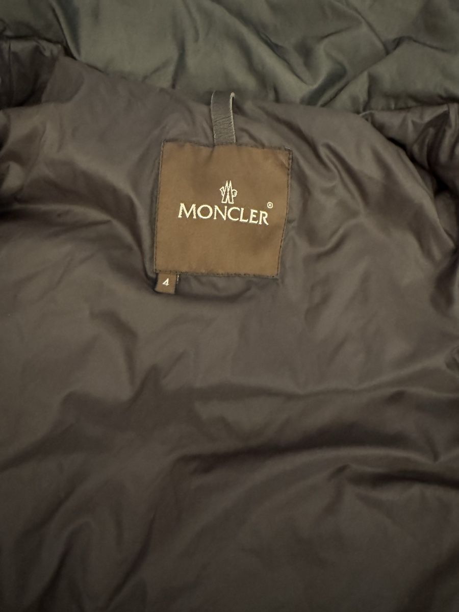 Moncler Cappotti: Moncler Down Coat Dark Brown Size 4 Good Condition – Usato da Arzier-Le Muids venduto da kol_6zbr 1