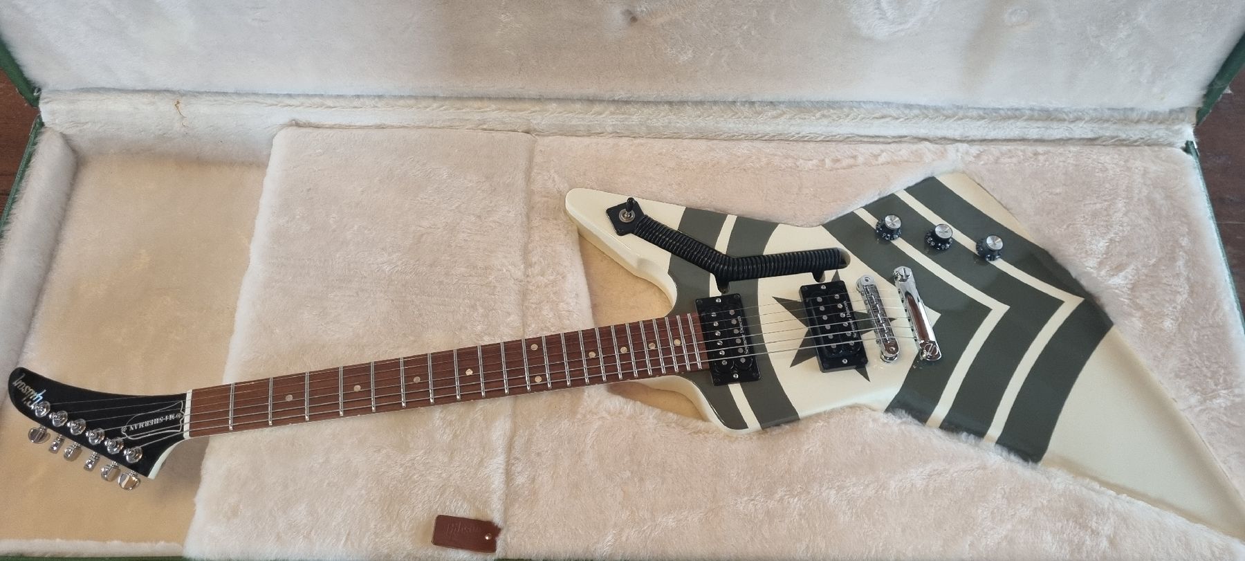 Gibson Strumenti musicali: Gibson Explorer Signature "M4 Sherman" – Usato da Gelterkinden venduto da MG_97