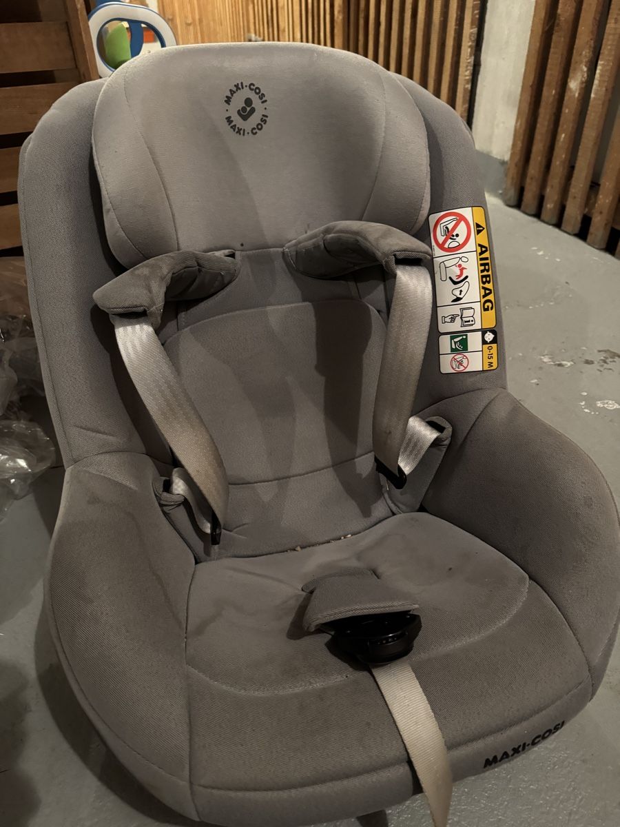 Maxi-Cosi Auto-Kindersitze: Maxi Cosi set – Gebraucht aus Adliswil von Udarius 2