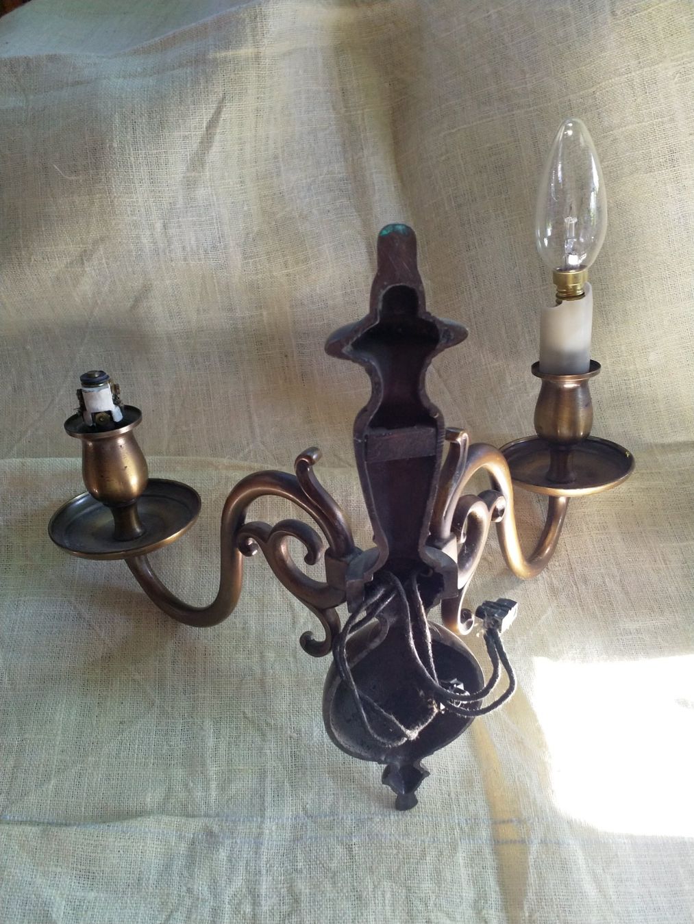 Lampade: Lampes murale ancienne à restaurer – Difettoso da Grand Lancy venduto da ampoule 1