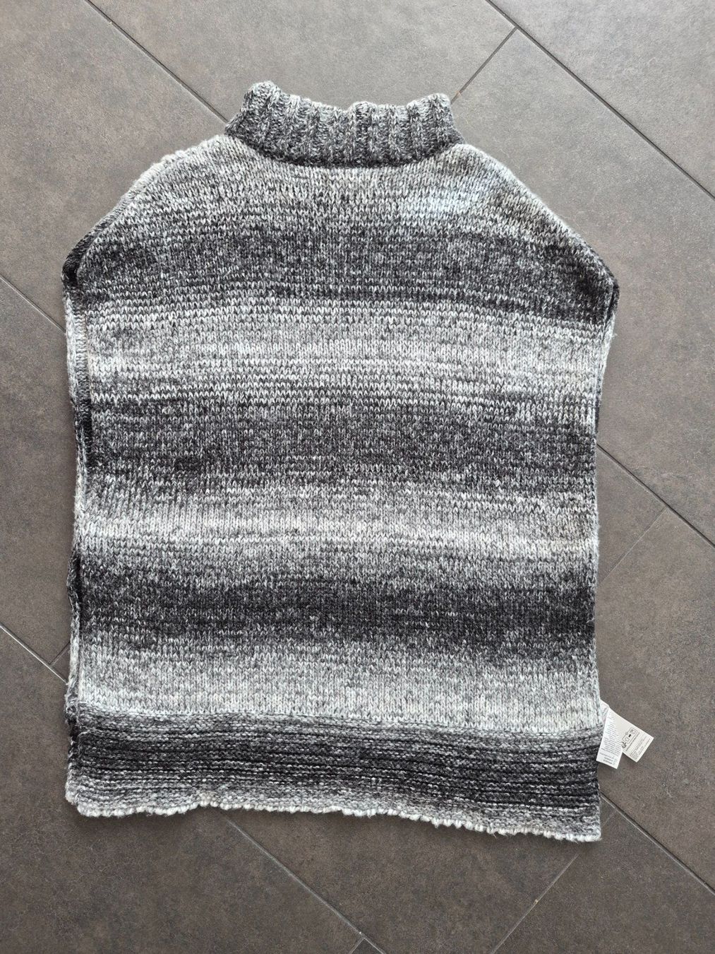 Esprit Pulls & Sweat-shirts: ESPRIT Pullover schwarz/grau  Gr. M – D'occasion à Frick par Baghira84 4