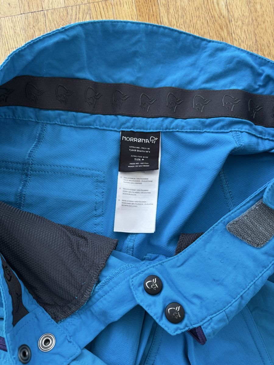 Norrøna Pantaloni: Norrona Fjora Shorts Blau – Usato da Adligenswil venduto da Jumpy10 2