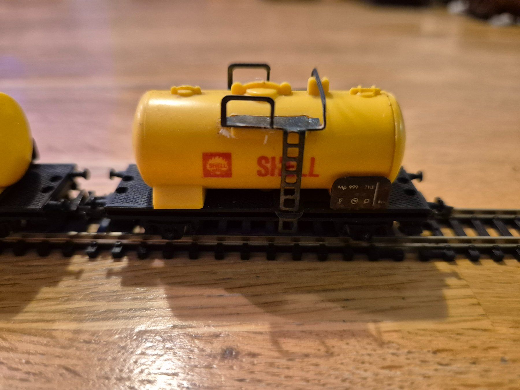 Lima Modellini di ferrovie: Spur N 3 Tankwagen SHELL Lima – Usato da Glattfelden venduto da ehschenker 1