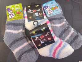 4 Paar Baby Socken Grösse 25-27 Kuschelsocken Neu