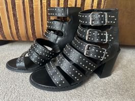 Schwarze Sandalen mit Nieten, 36/37, wie neu