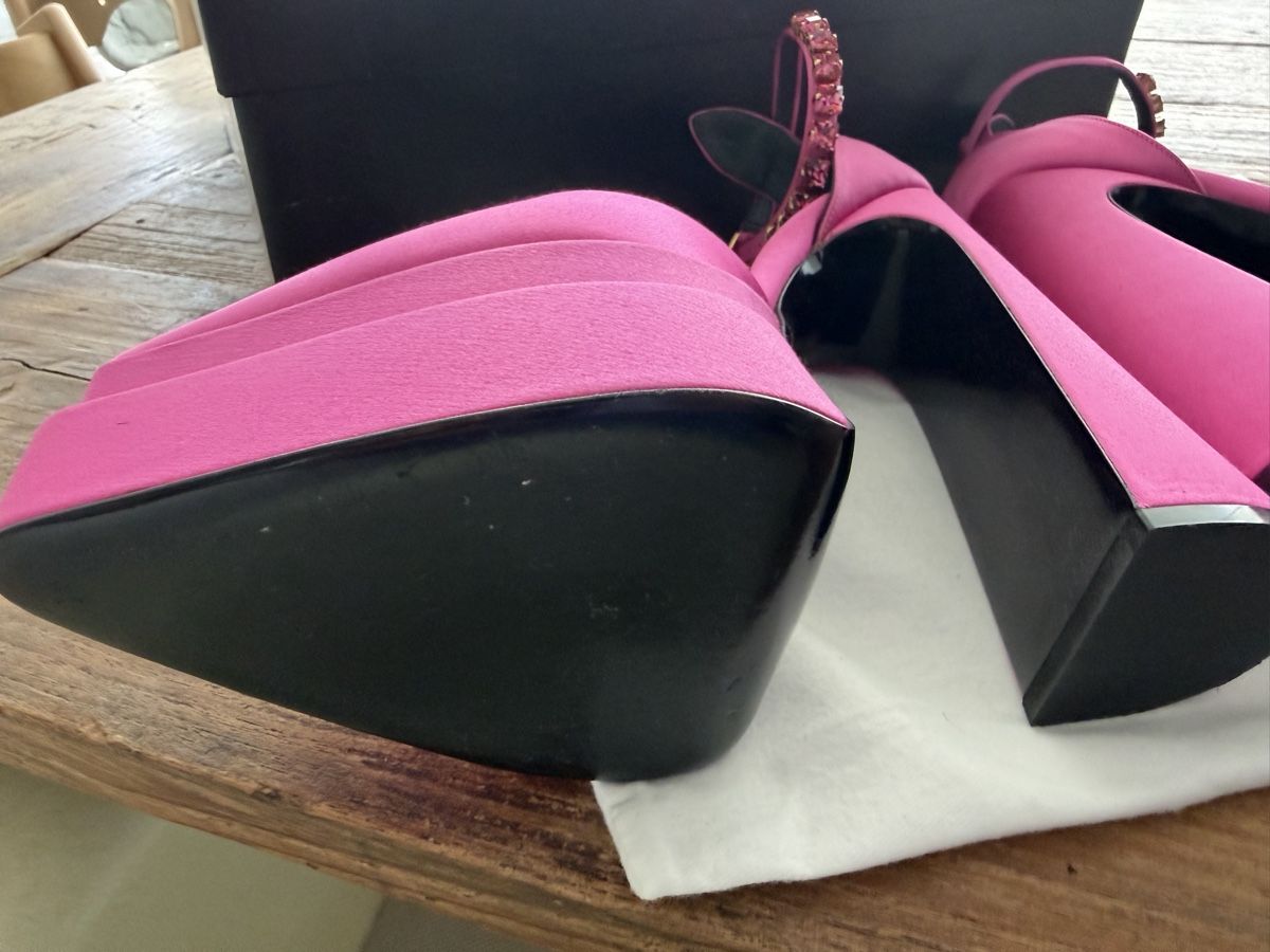 Versace Damenschuhe: Originale Versace Plateau-Pumps Pink Gr. 38.5 – Neu (gemäss Beschreibung) aus Glattpark(Opfikon) von Madametaniouska 4