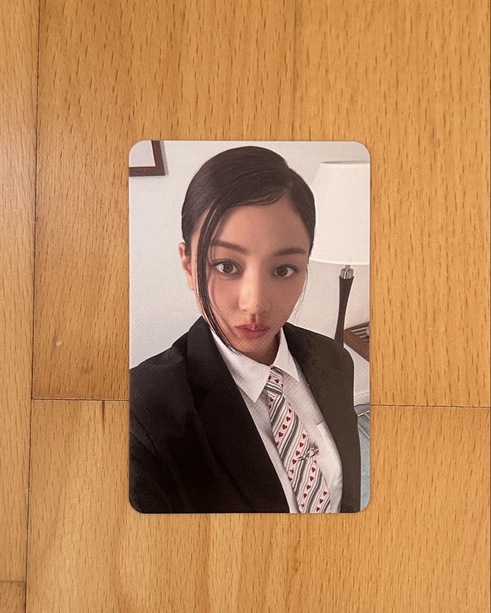Carte collezionabili: TWICE Jihyo - This Is For Photocard – Nuovo (secondo la descrizione) da Goldswil venduto da fewell
