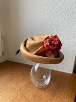 Antiker Strohhut für Puppe mit roter Blume !