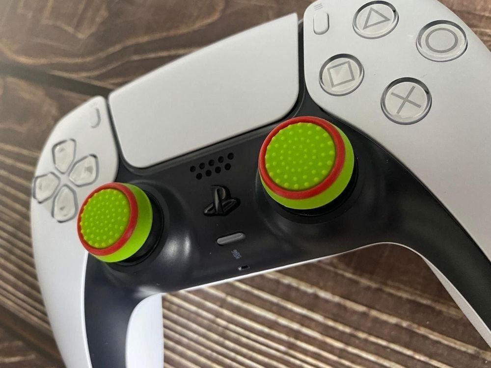 Controller: PS5 Controller Grips / Noppen (Grün/Rot) – Nuovo (secondo la descrizione) da Niederwil SO venduto da BlueSonic 1