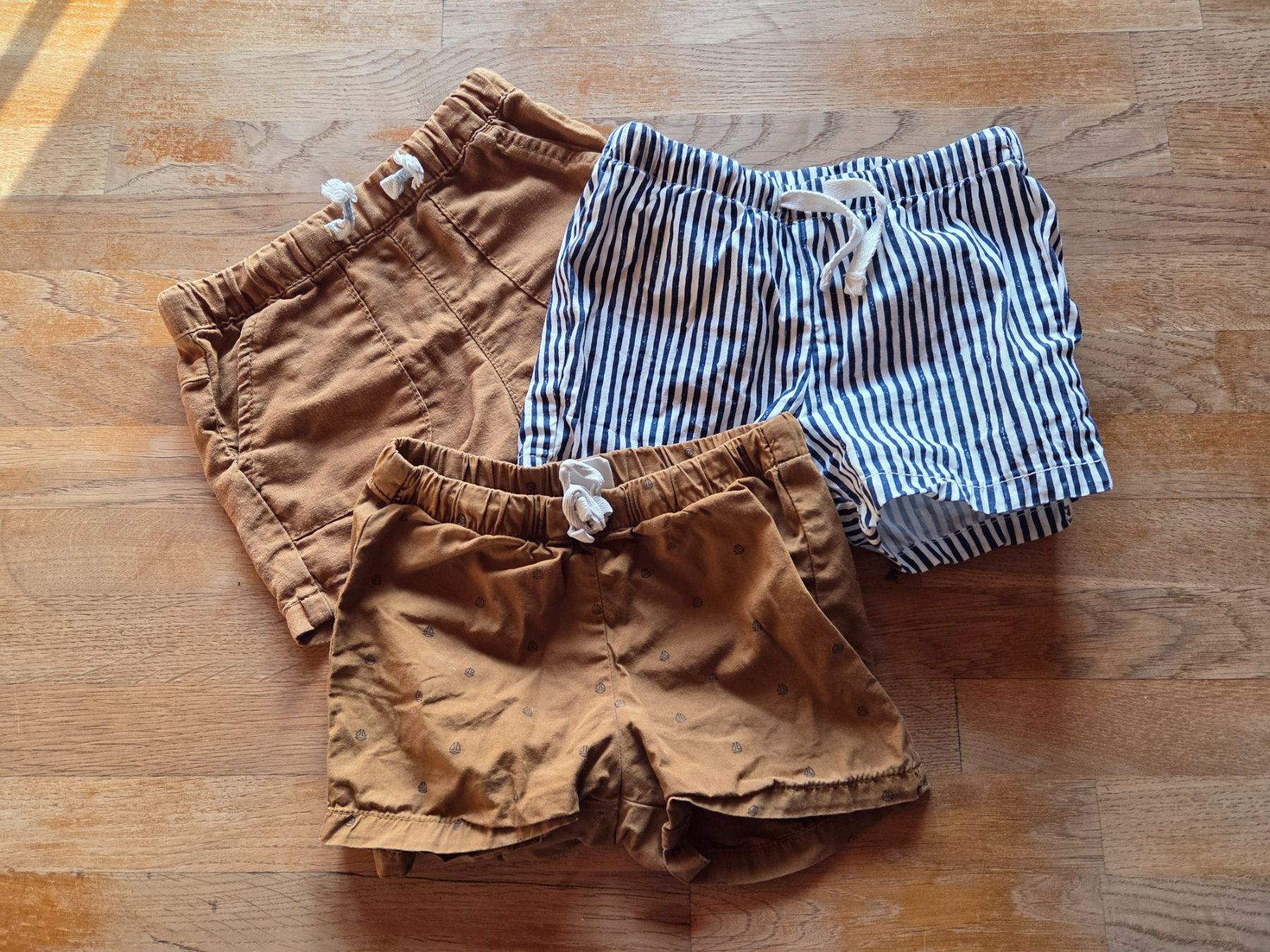 Lotti & Set di vestiti: Babyhosen 8x., Gr.68 – Usato da Lobsigen venduto da Ramseier87 1