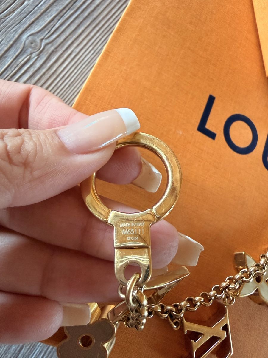 Louis Vuitton Pendentifs: Louis Vuitton – D'occasion à Vétroz par cais 3