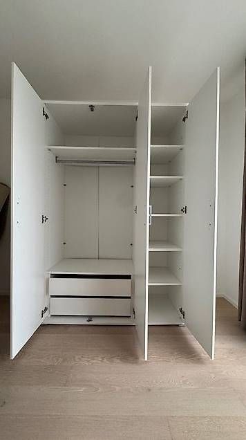 Armadi: Kleiderschrank  – Usato da Regensdorf venduto da Crazyblood 1