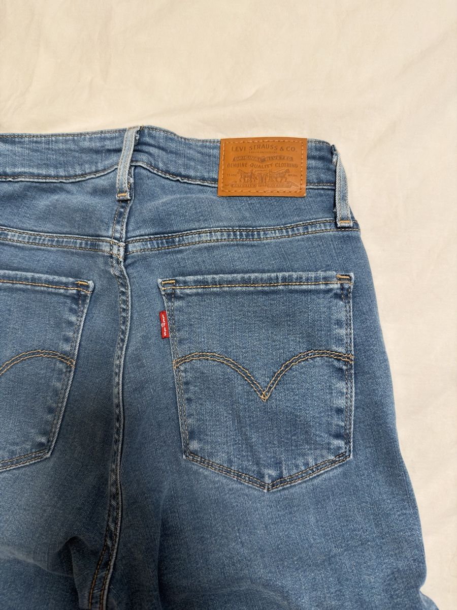 Levi's Jeans: Levi's – Nuovo (secondo la descrizione) da Altdorf UR venduto da jen_c55l 2