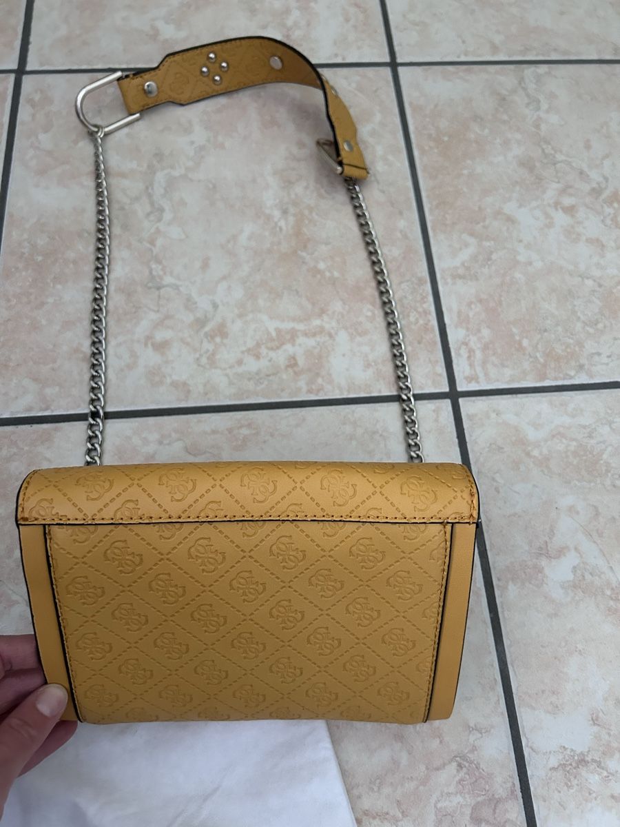 Guess Borse da donna: Borsa Guess – Usato da Cugnasco venduto da sd1520 1