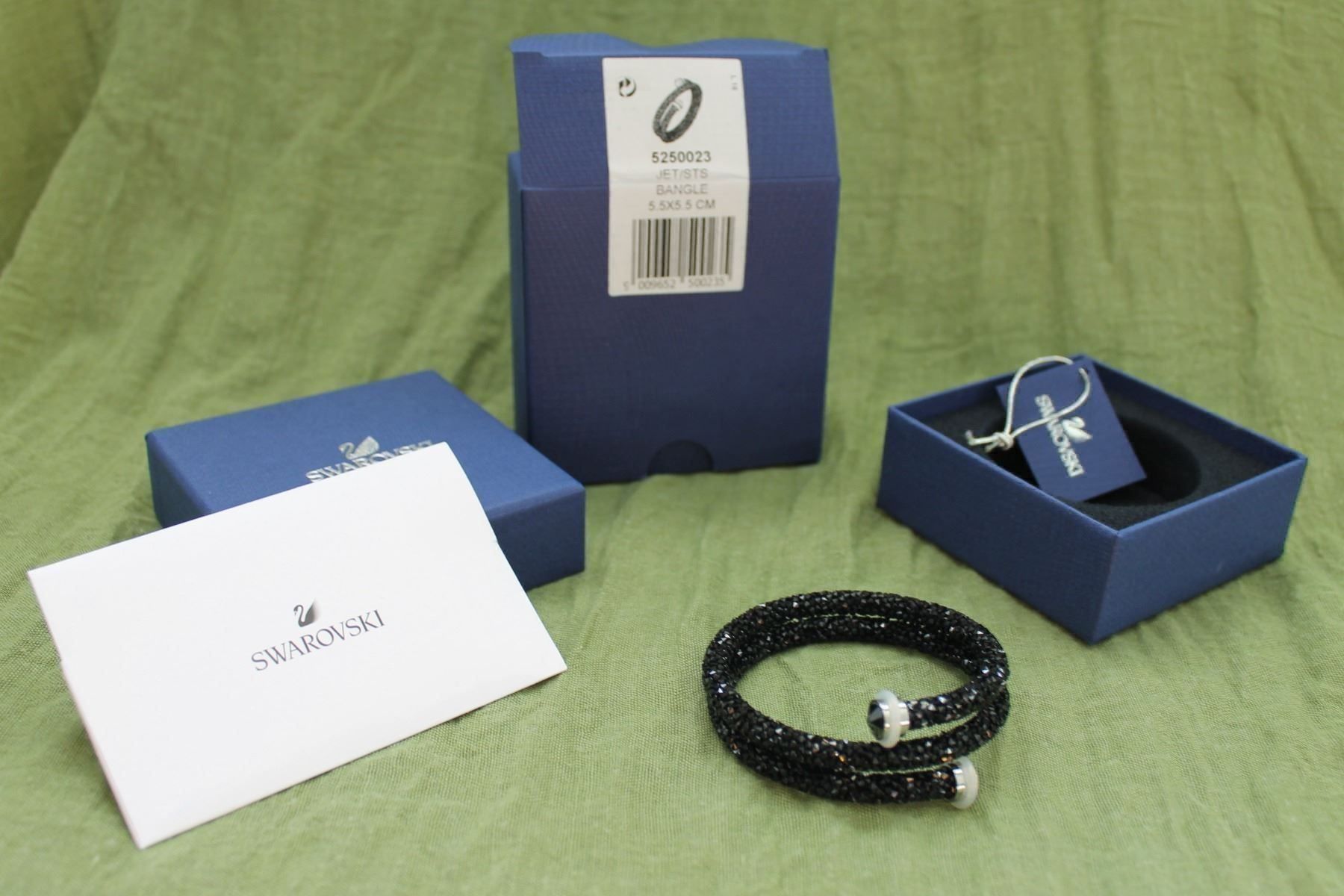 Swarovski Bracciali & Braccialetti: BRACELET CRYSTALDUST SWAROVSKI Noir – Nuovo e nell'imballaggio originale da Montet (Broye) venduto da Alexades_2020