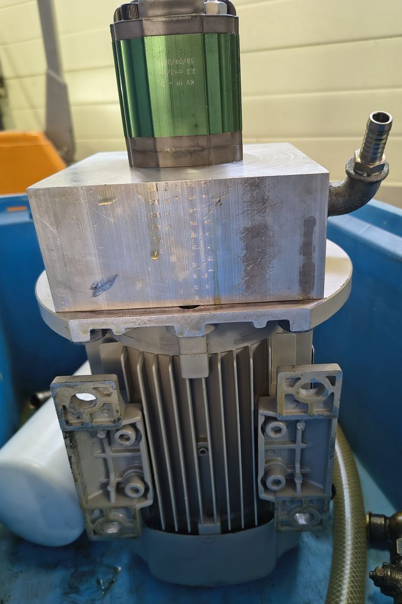 Pompe & Parti di ricambio: Hydraulikpumpe mit Elektromotor – Usato da Buch b. Frauenfeld venduto da Hoebberreal 3