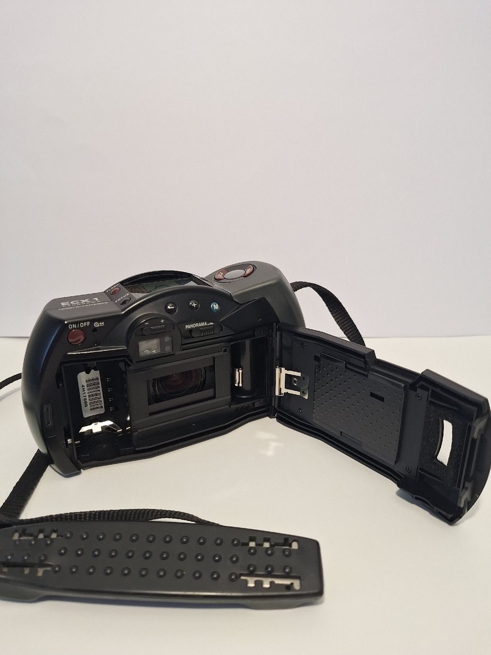 Samsung Fotocamera: Samsung ECX 1 Design by Porsche – Usato da Pfäffikon SZ venduto da TobyPeterson 2