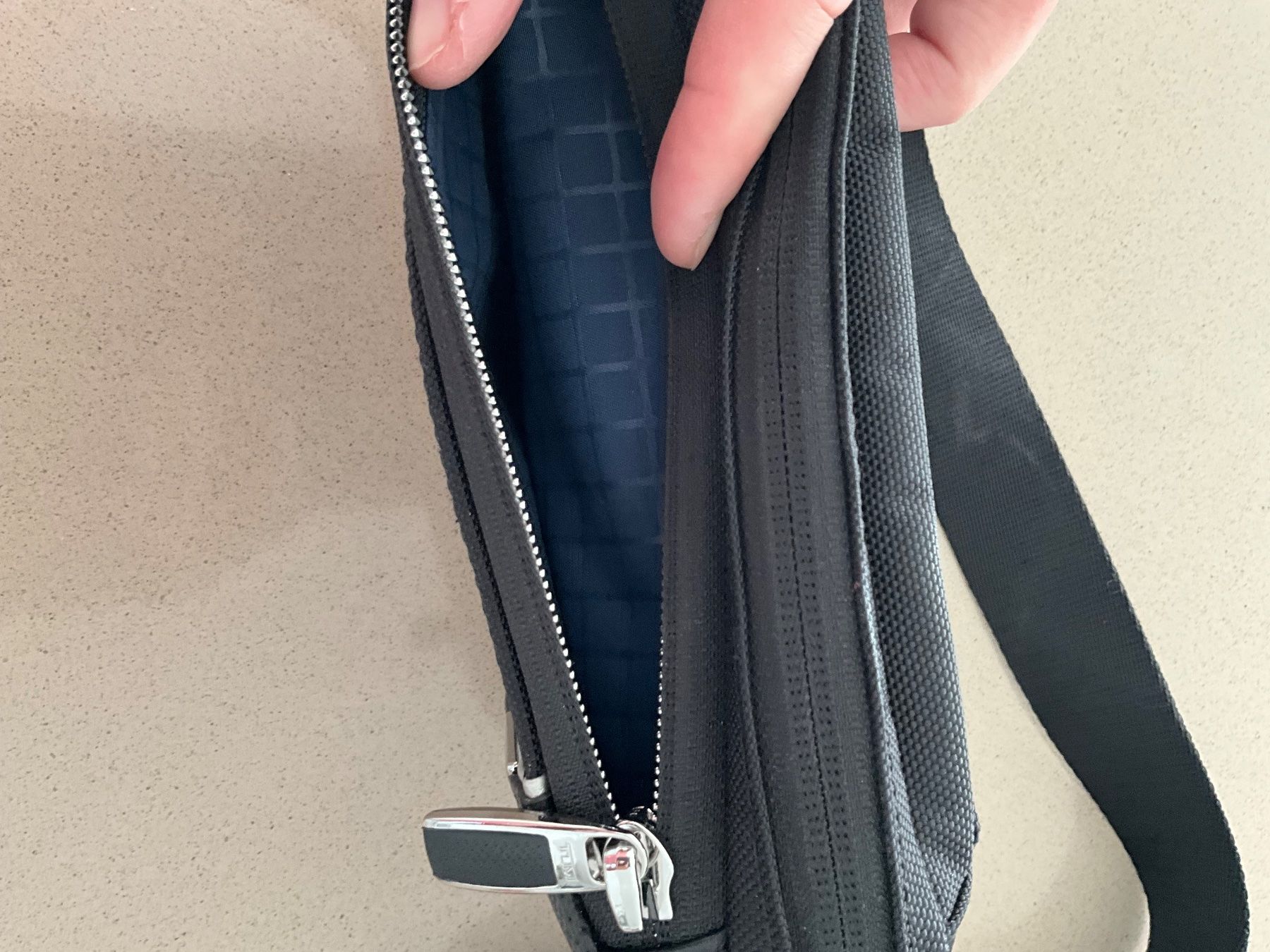 Tumi Borse: Crossbody Bag Marke Tumi – Usato da Seon venduto da xanae 3