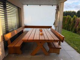 Grosse Holz-Gartengarnitur mit Bänken - Top Zustand!