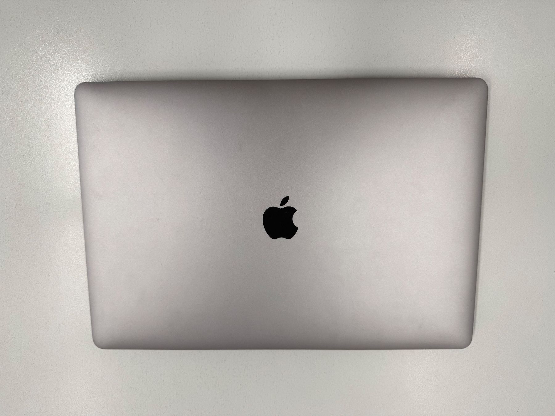 Apple Notebook: MacBook Pro 15" 2018 – Usato da Zug venduto da ElPhone 3