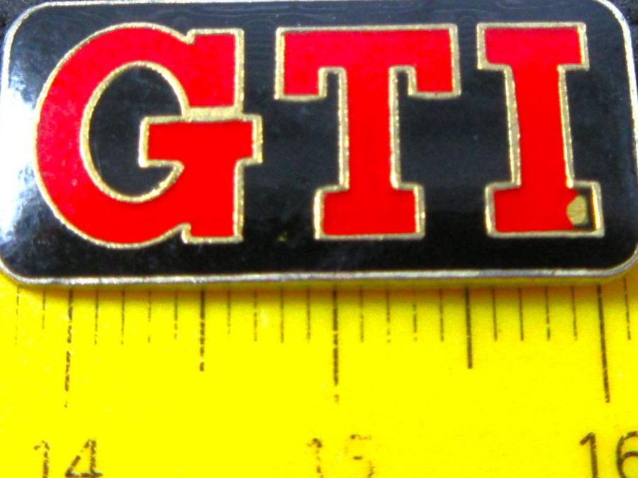 Placchette & Badge: GTI AUTO PIN GLASIERT MIT – Usato da Ettingen venduto da Hausi4711 1