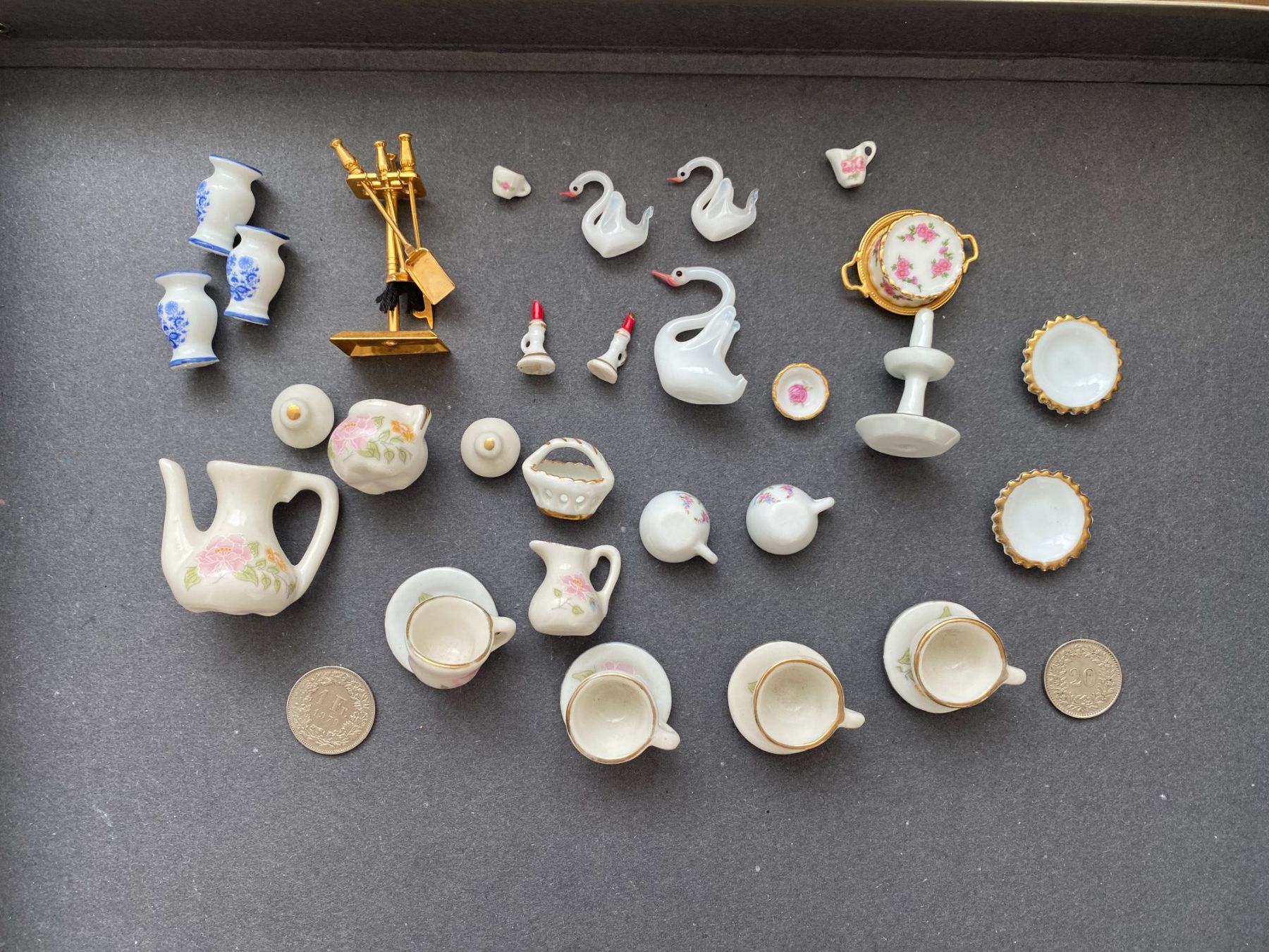 Alle Dekorationen: Miniatur Geschirr und Figuren – Gebraucht aus Birsfelden von edw_2mjn
