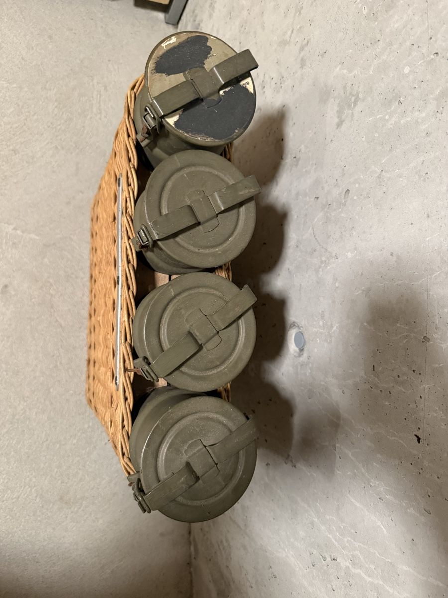 Attrezzatura & Pezzi di ricambio: Vintage Armeekorb Munitionsbehälter, Schweizer Armee Top! – Usato da Bern venduto da Spomme 1