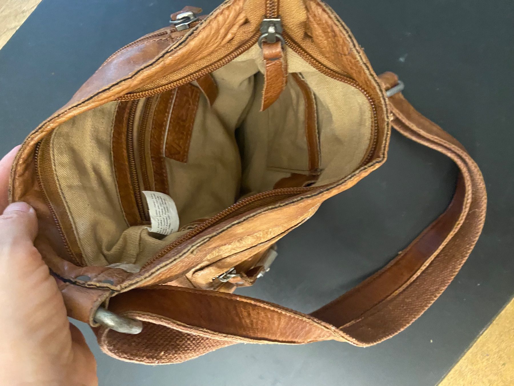 Sacs femmes: Varese Tasche aus echtem Leder – D'occasion à Zürich par ana_7wny 5