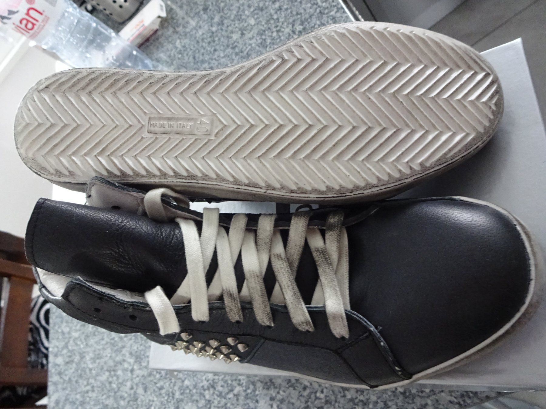 Damenschuhe: Neu Leder Sneaker Gr.40 mit Nieten – Neu und originalverpackt aus Sisseln AG von Flohmix 2