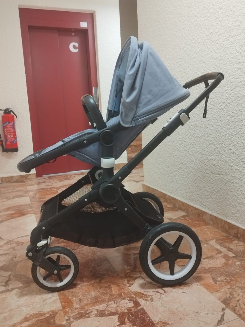 Bugaboo Carrozzine: Bugaboo Fox – Usato da Gland venduto da adi_xw2q 1