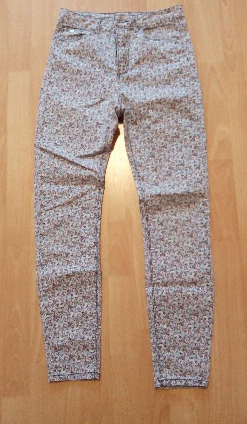 Pantalons: Damenhose Größe S – D'occasion à Chur par Rodanisa 4