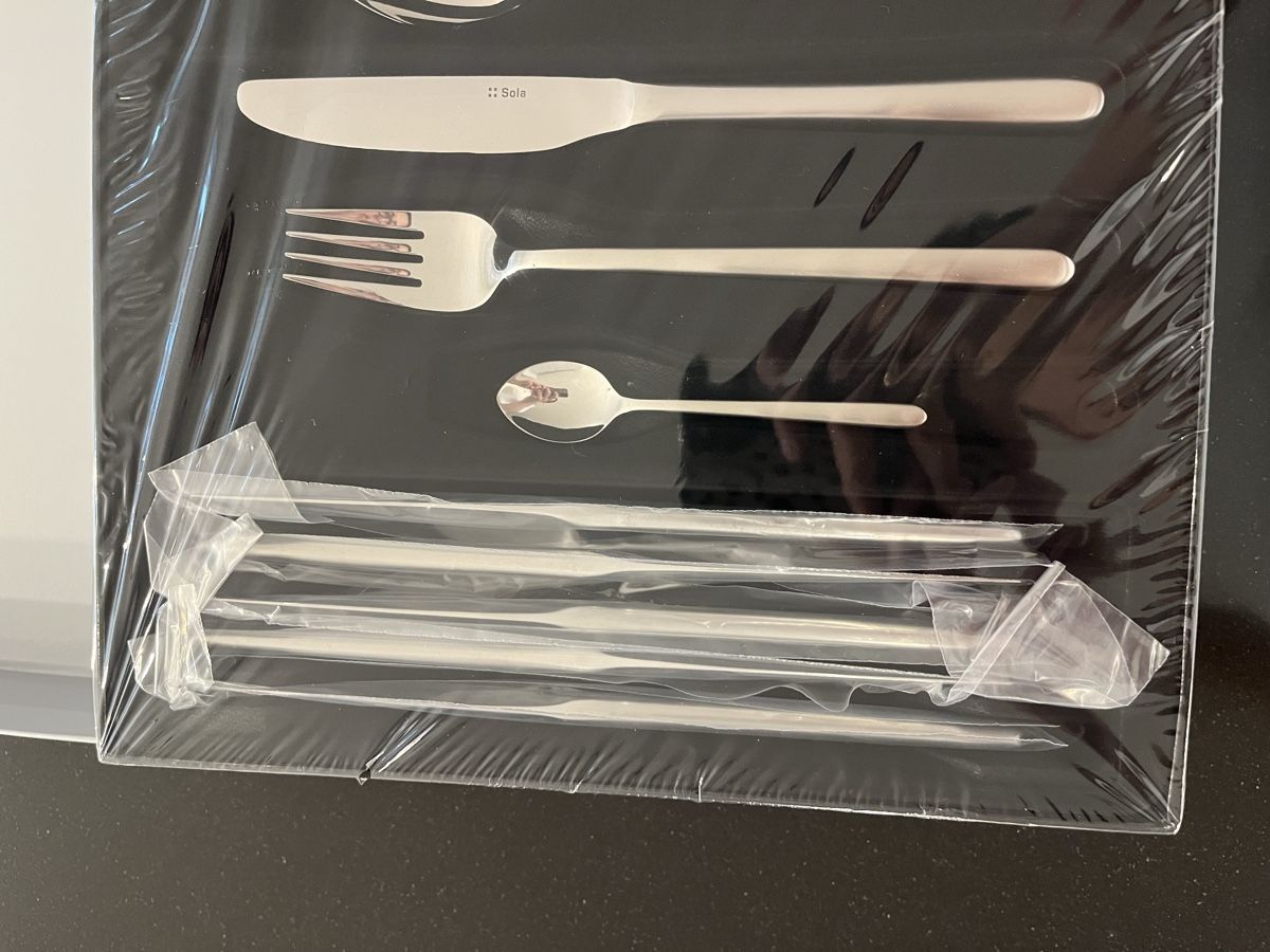 Sola Set di posate: Sola Besteck-Set NEU – Nuovo e nell'imballaggio originale da Allschwil venduto da diz_6t97 2