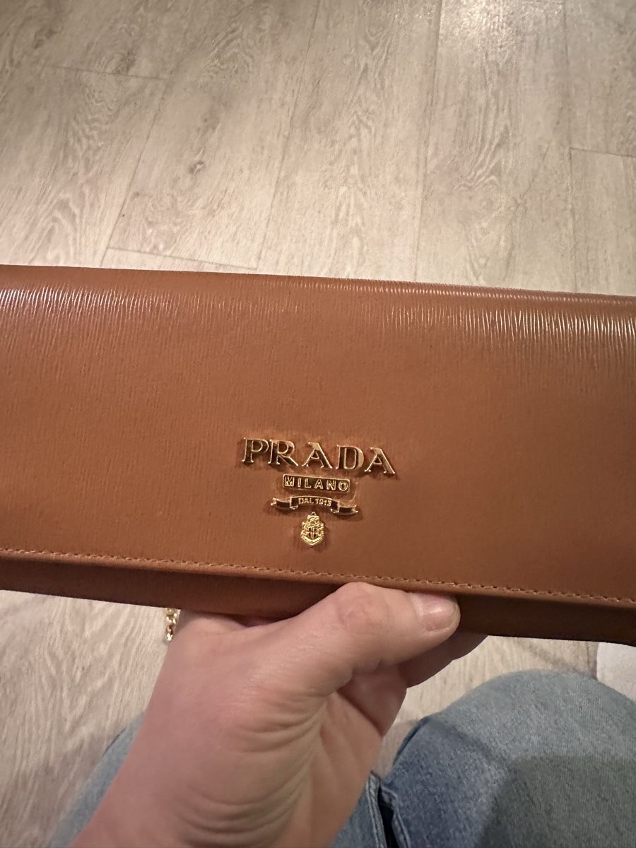 Prada Altro in  Abbigliamento & Accessori: Prada borsa a tracolla in pelle marrone con catena – Usato da Niedergösgen venduto da ani_bq8w 3