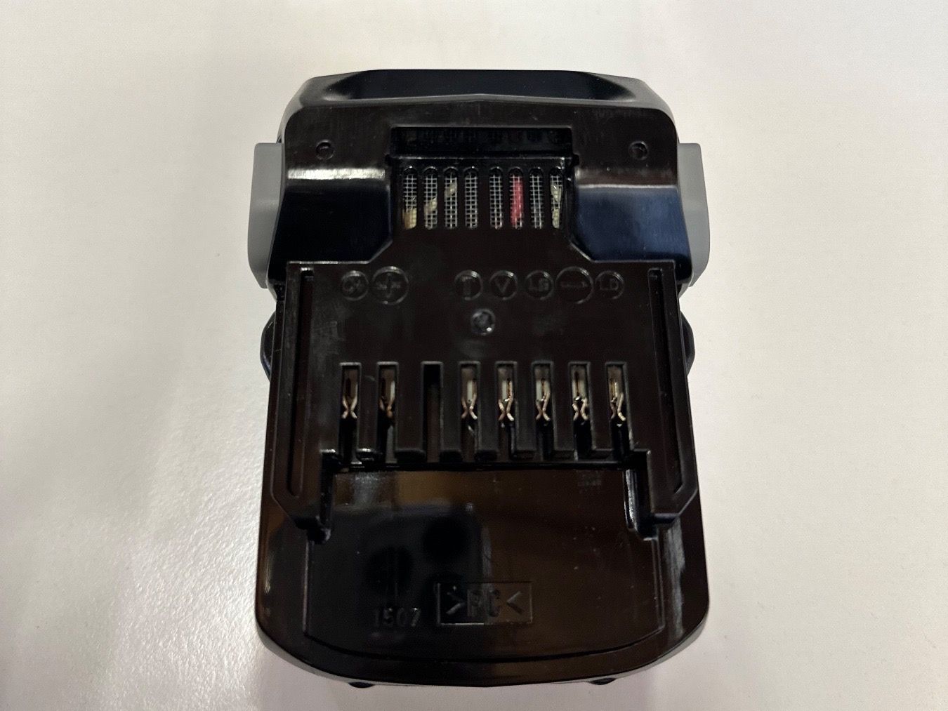 Hitachi Caricatori & Batterie: Hikoki Akku 18volt 4Ah – Nuovo (secondo la descrizione) da Uetendorf venduto da Revotool 2