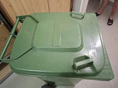 Banconi: Rollcontauner grün 240 Liter – Usato da Mülligen venduto da Ferue 3