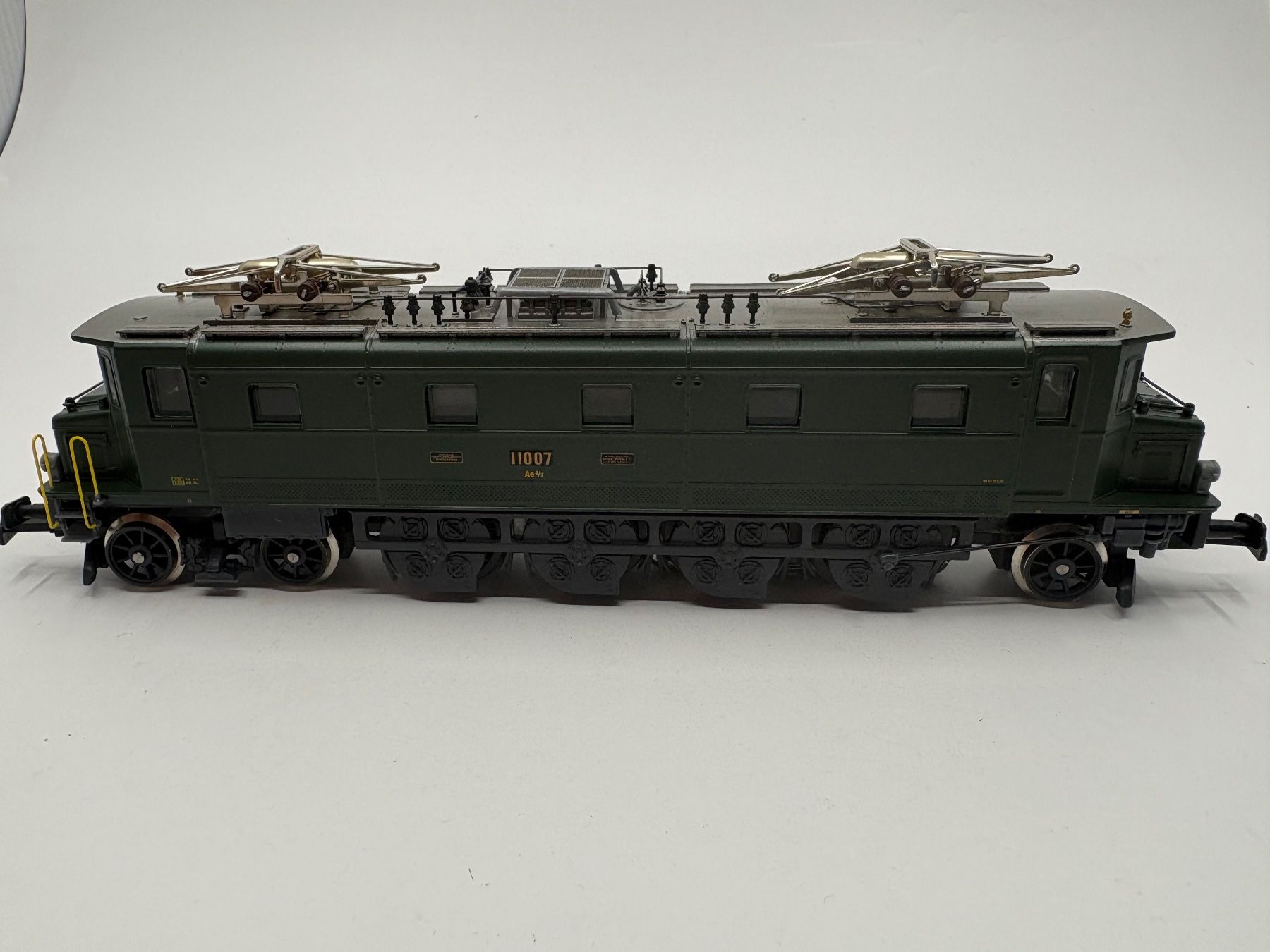 Hag Modelleisenbahnen: Hag SBB Ae 4/7 11007 H0 – Neu und originalverpackt aus Forch von Hanimann-Robinson 1
