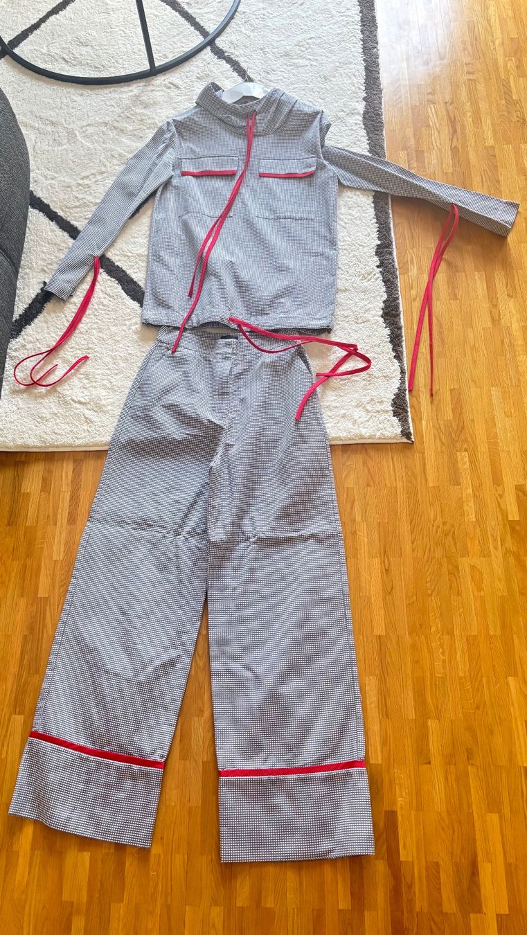 Completi & Tailleur: Ensemble N-DUO Pantalon et Haut – Usato da Perly venduto da Flemprod01 3