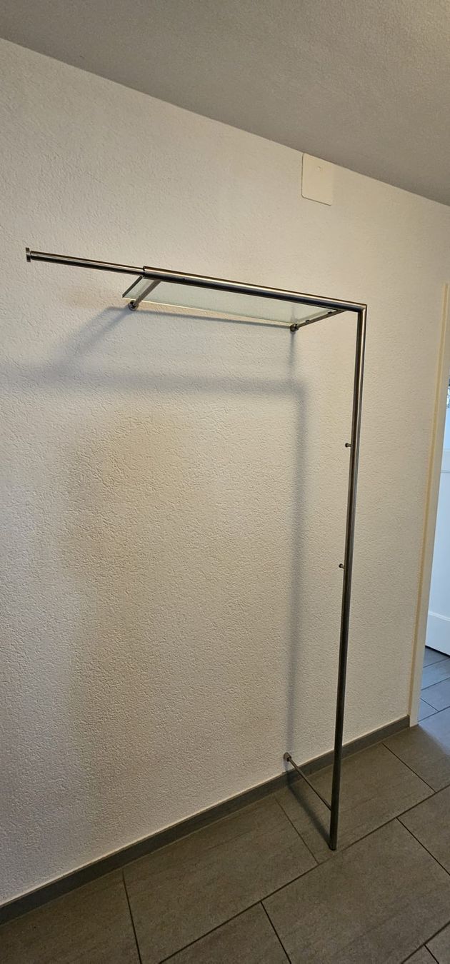Guardaroba: Garderobe – Usato da Zürich venduto da JESSOK